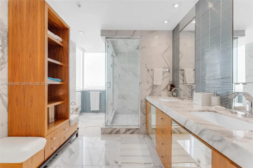 19400 Turnberry Way #2011 Aventura, FL 33180