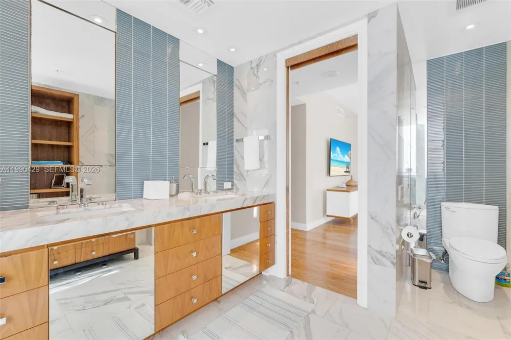 19400 Turnberry Way #2011 Aventura, FL 33180