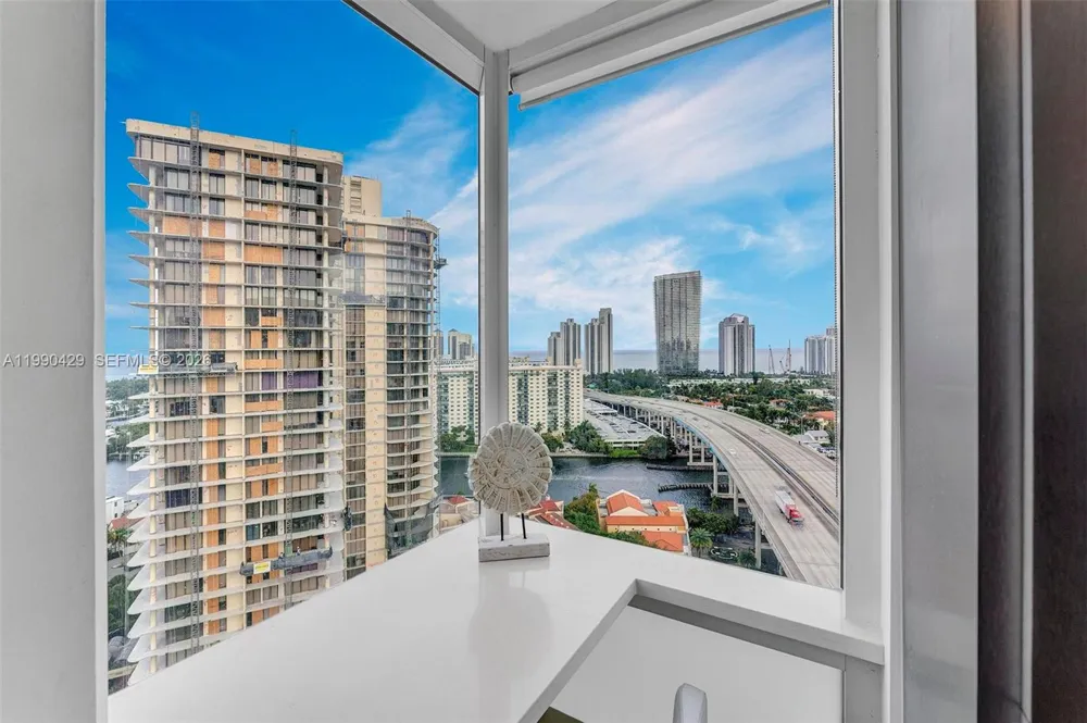 19400 Turnberry Way #2011 Aventura, FL 33180