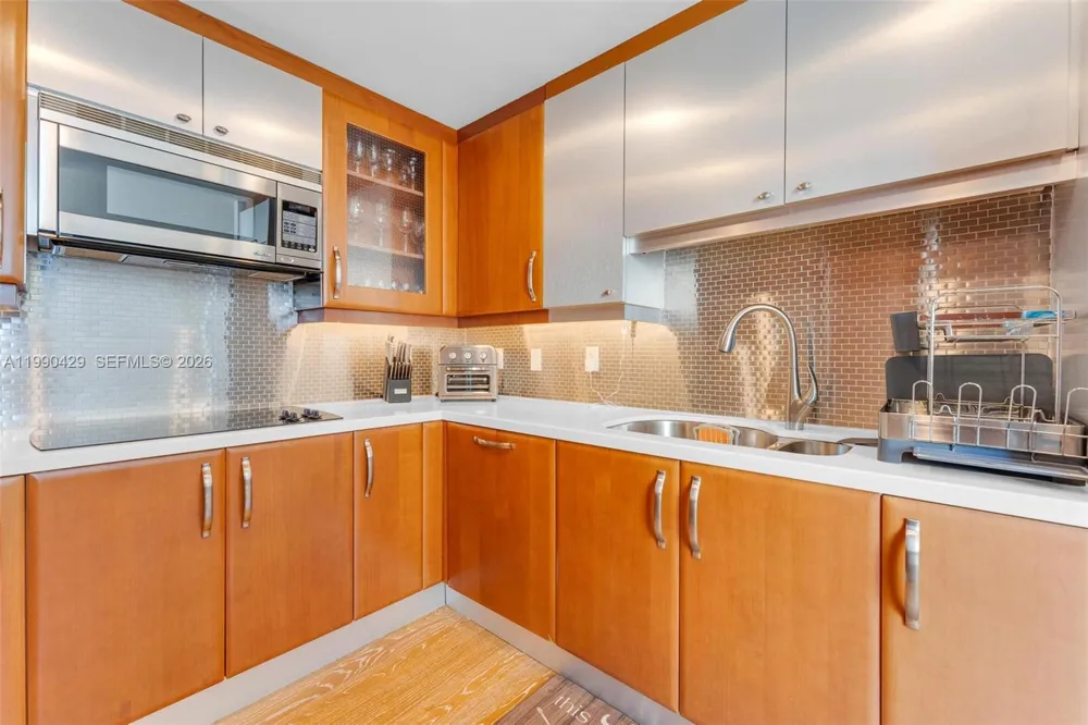 19400 Turnberry Way #2011 Aventura, FL 33180