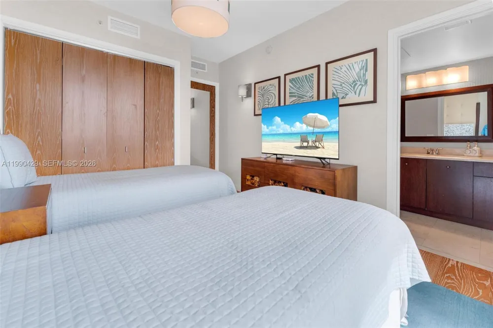 19400 Turnberry Way #2011 Aventura, FL 33180