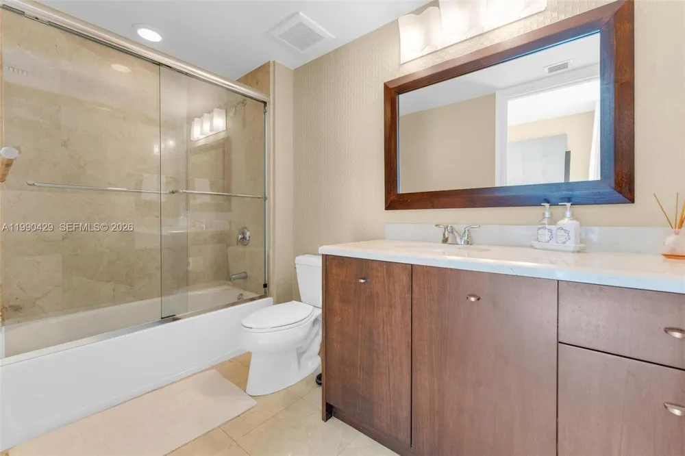 19400 Turnberry Way #2011 Aventura, FL 33180