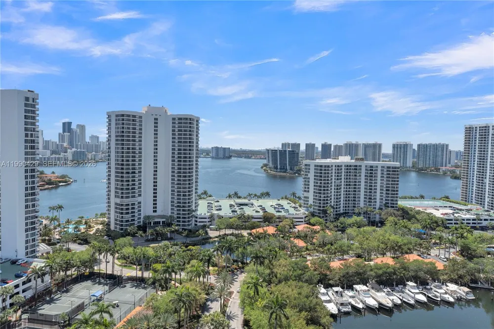 19400 Turnberry Way #2011 Aventura, FL 33180