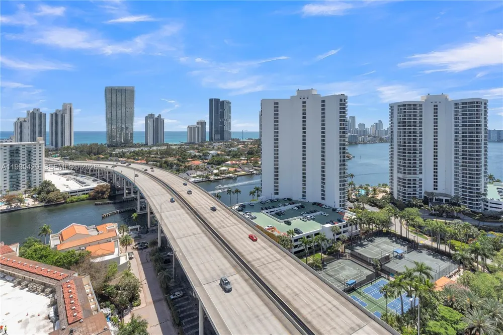 19400 Turnberry Way #2011 Aventura, FL 33180