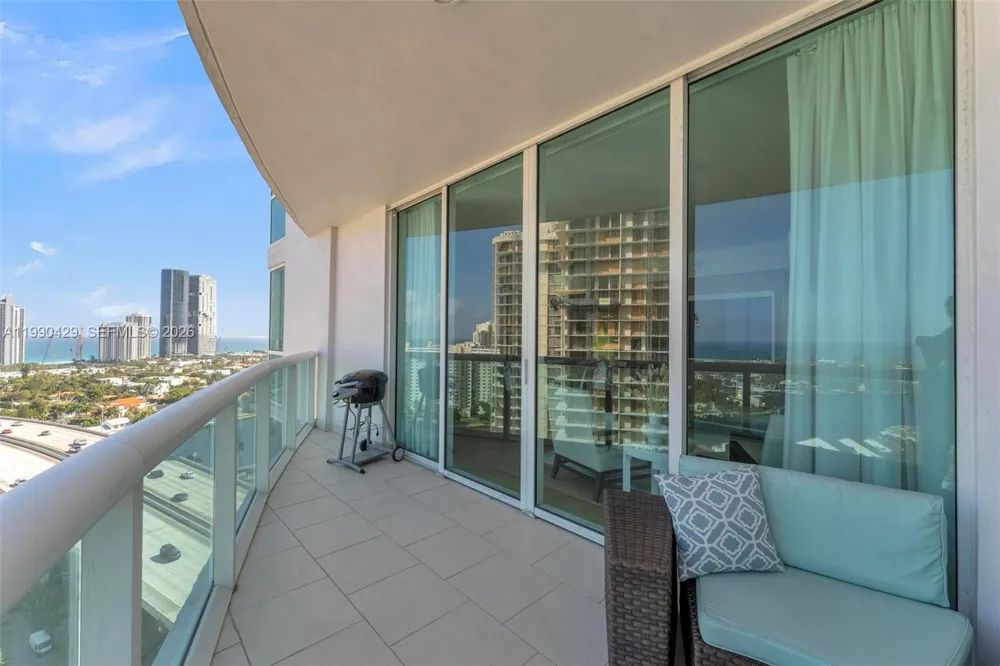 19400 Turnberry Way #2011 Aventura, FL 33180