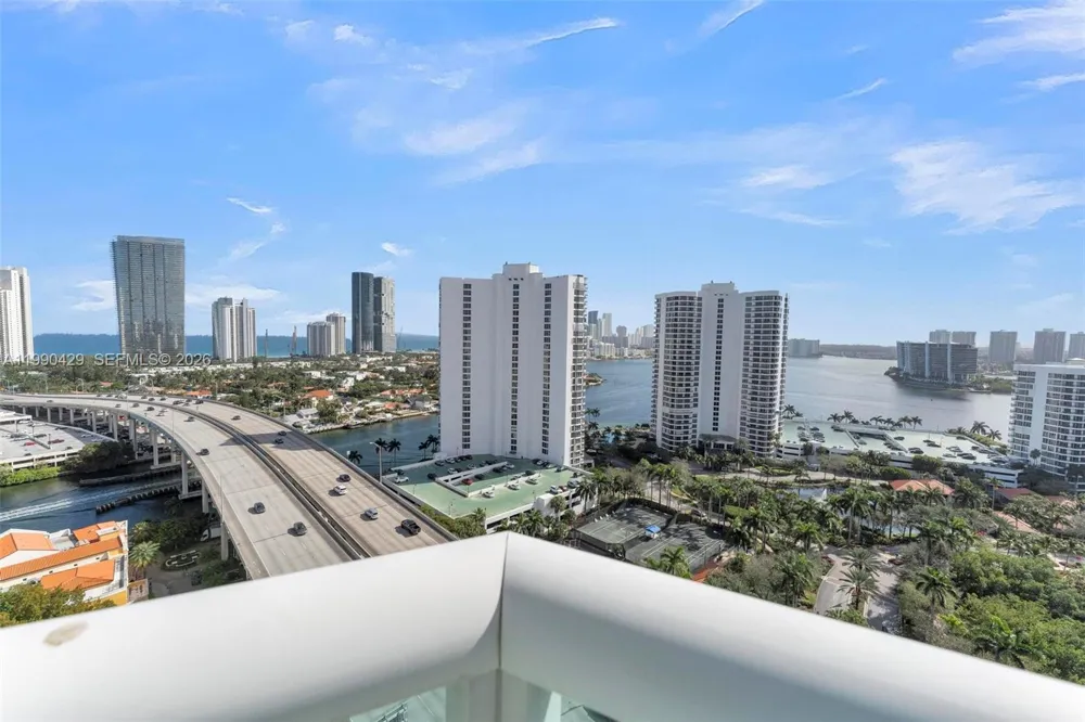 19400 Turnberry Way #2011 Aventura, FL 33180