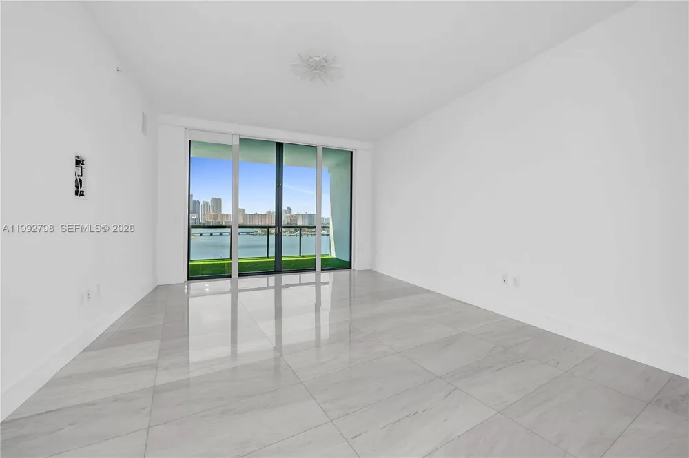 3300 NE 188th St #615 Aventura, FL 33180