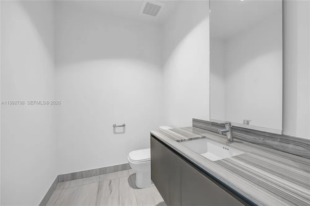 3300 NE 188th St #615 Aventura, FL 33180