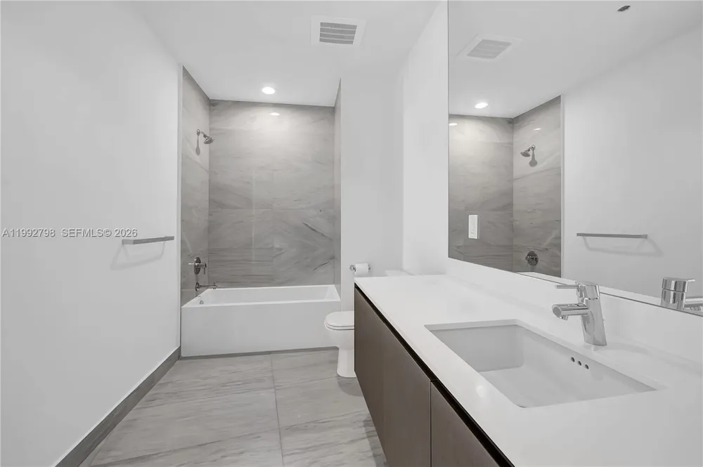 3300 NE 188th St #615 Aventura, FL 33180