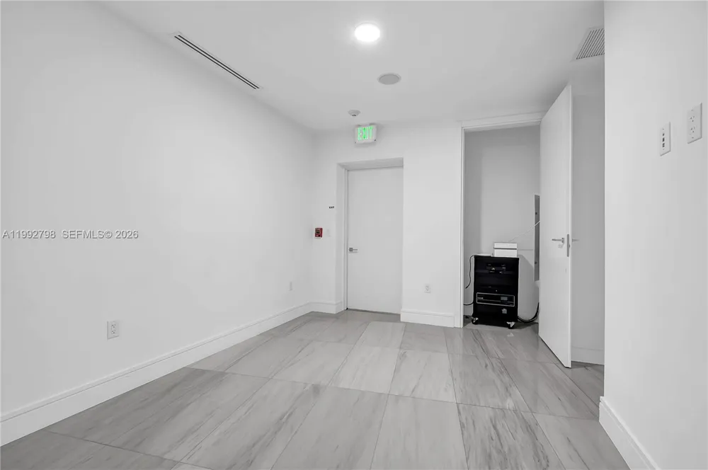 3300 NE 188th St #615 Aventura, FL 33180