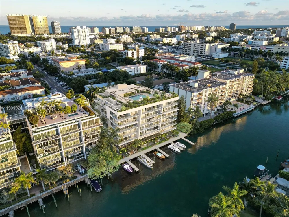 9900 W Bay Harbor Dr #704 Bay Harbor Islands, FL 33154