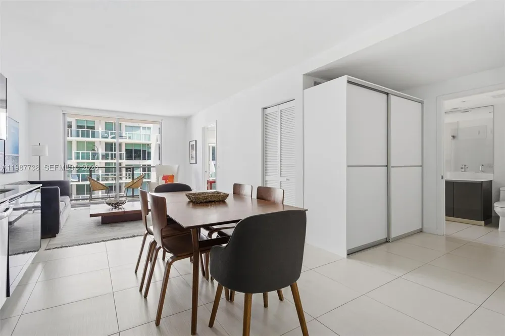 31 SE 6th St #2504 Miami, FL 33131