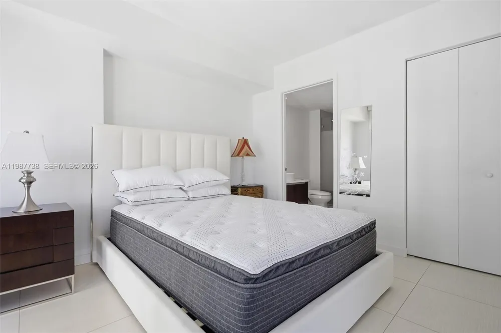 31 SE 6th St #2504 Miami, FL 33131