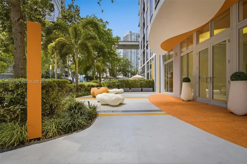 31 SE 6th St #2504 Miami, FL 33131