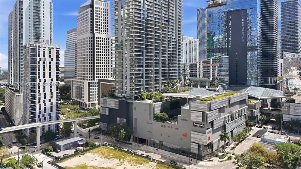 31 SE 6th St #2504 Miami, FL 33131