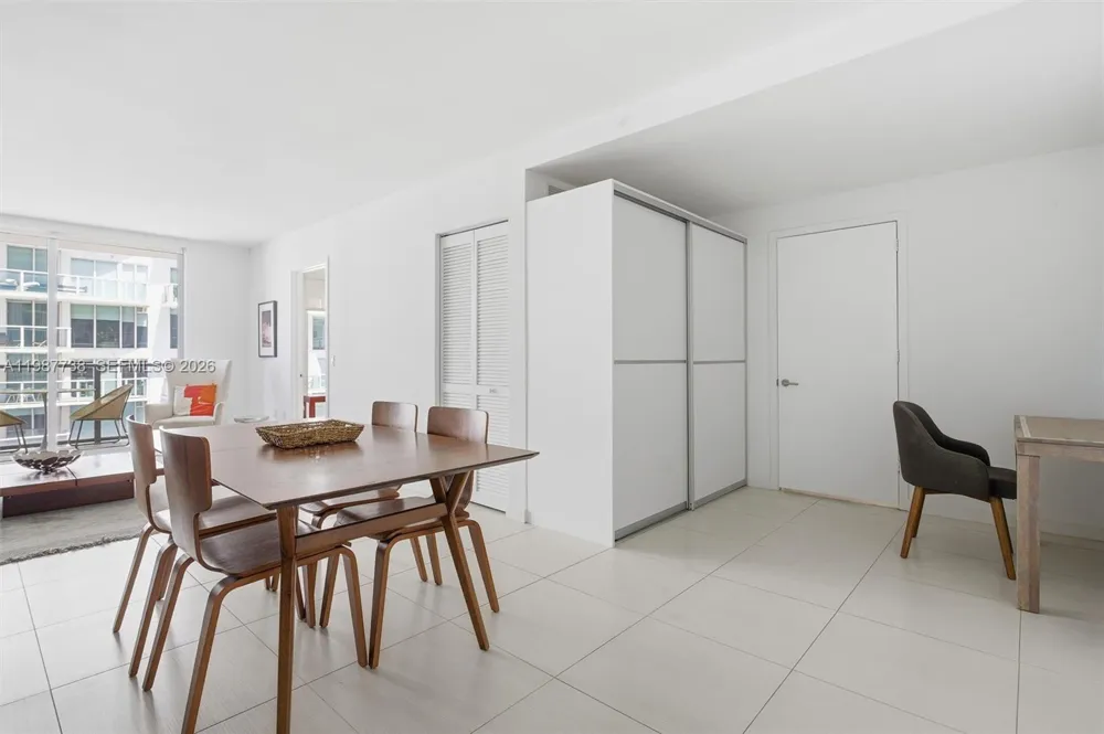 31 SE 6th St #2504 Miami, FL 33131
