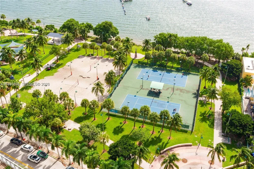 1750 Bayshore Dr #2401 Miami, FL 33132