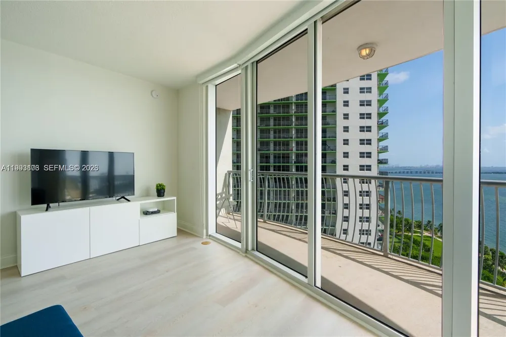 1750 Bayshore Dr #2401 Miami, FL 33132