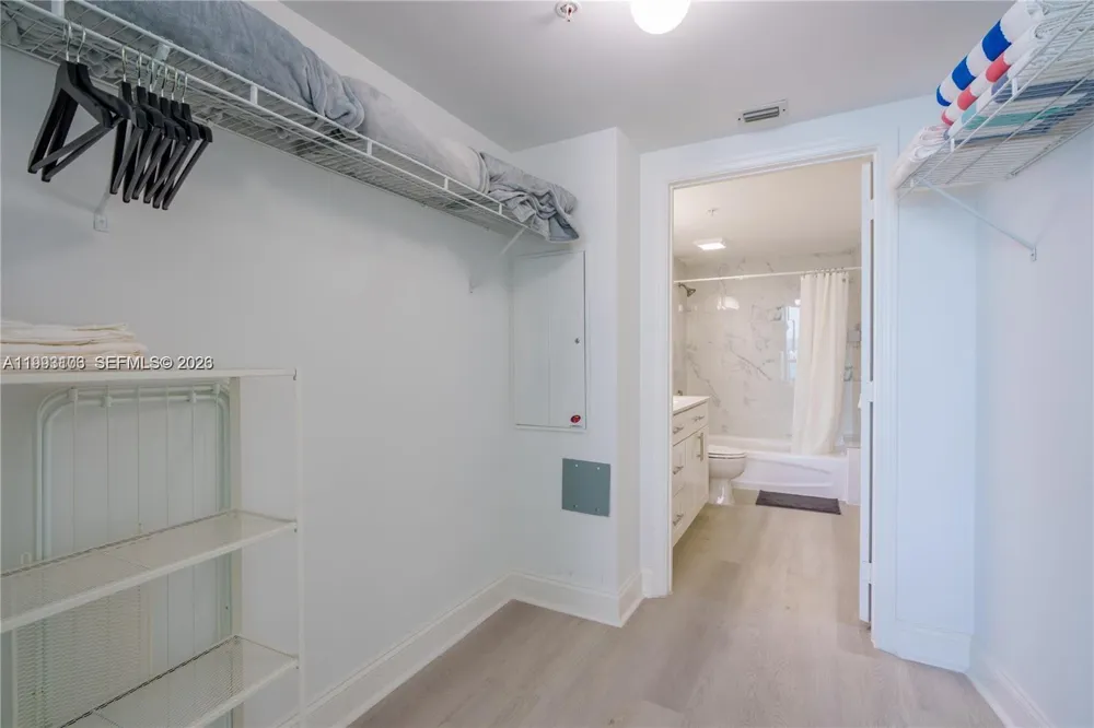 1750 Bayshore Dr #2401 Miami, FL 33132