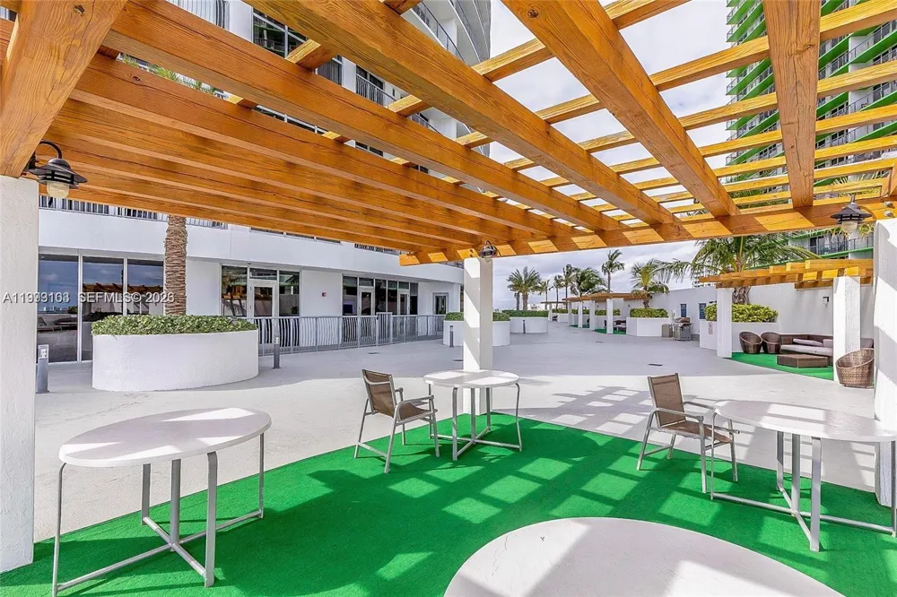 1750 Bayshore Dr #2401 Miami, FL 33132