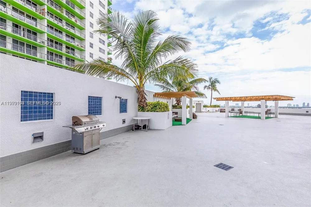 1750 Bayshore Dr #2401 Miami, FL 33132
