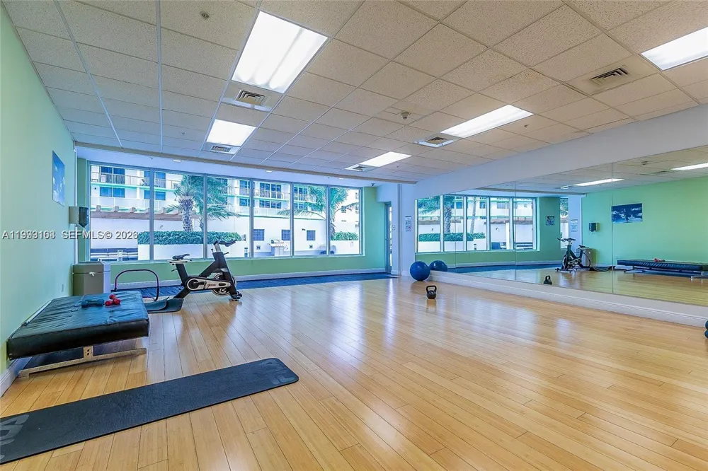 1750 Bayshore Dr #2401 Miami, FL 33132