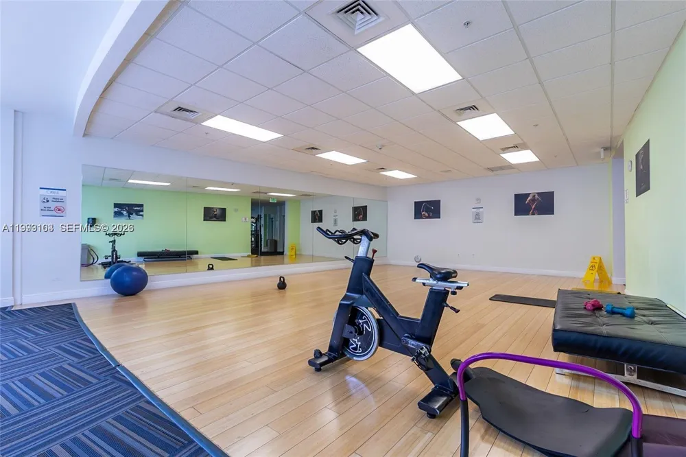 1750 Bayshore Dr #2401 Miami, FL 33132