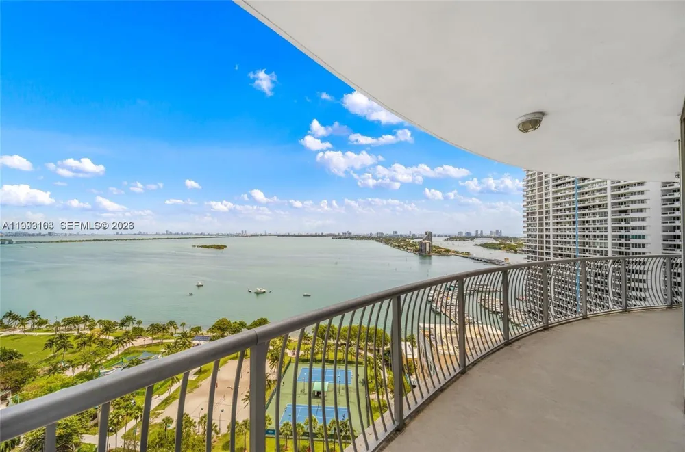 1750 Bayshore Dr #2401 Miami, FL 33132