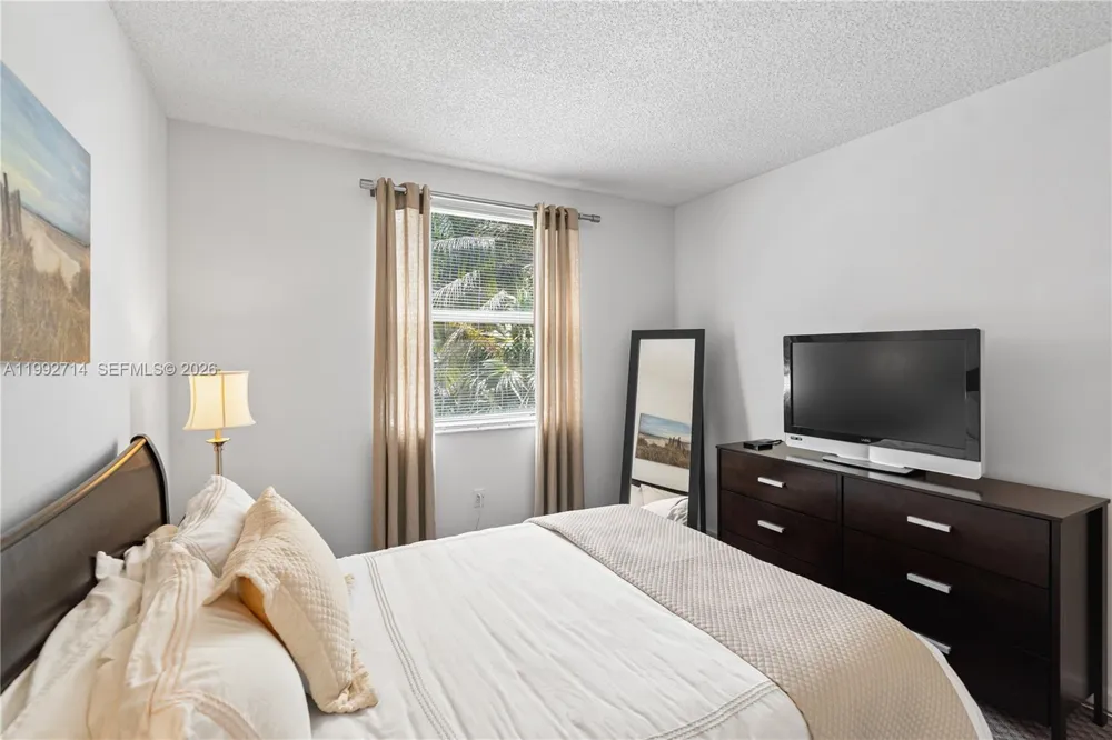 17100 Bay Rd #1301 Sunny Isles Beach, FL 33160