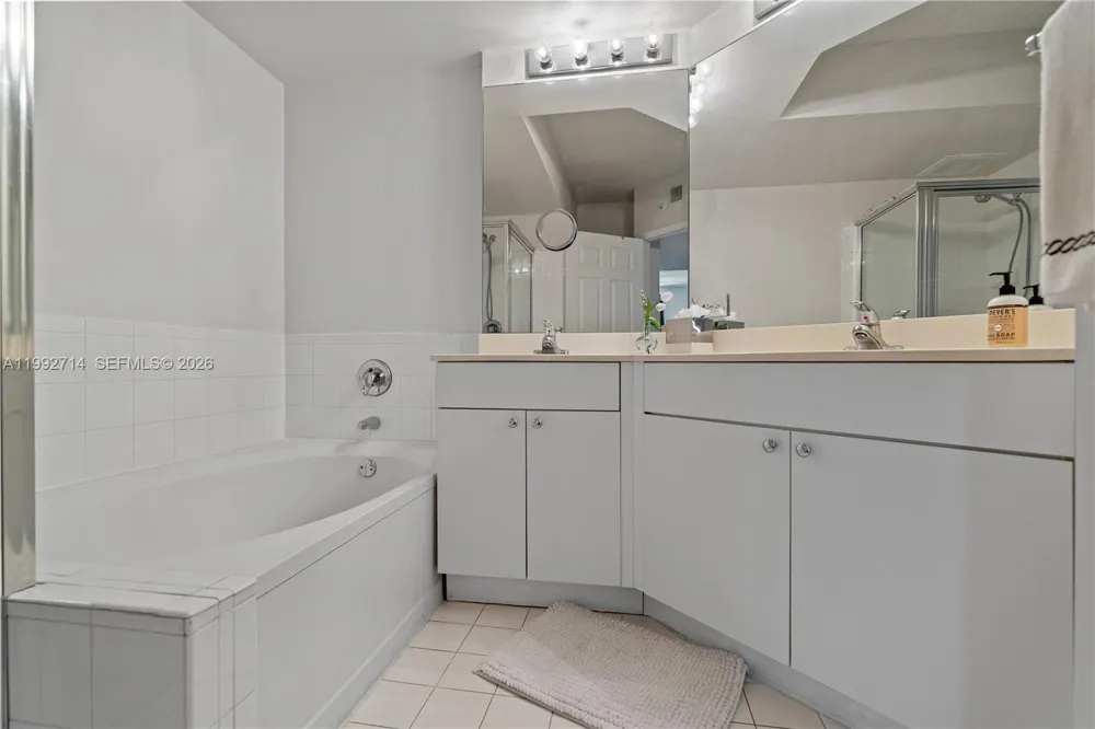 17100 Bay Rd #1301 Sunny Isles Beach, FL 33160