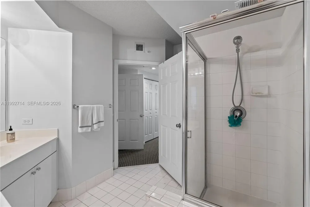 17100 Bay Rd #1301 Sunny Isles Beach, FL 33160