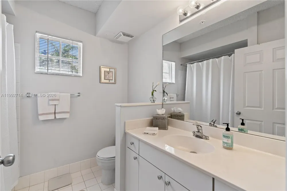 17100 Bay Rd #1301 Sunny Isles Beach, FL 33160