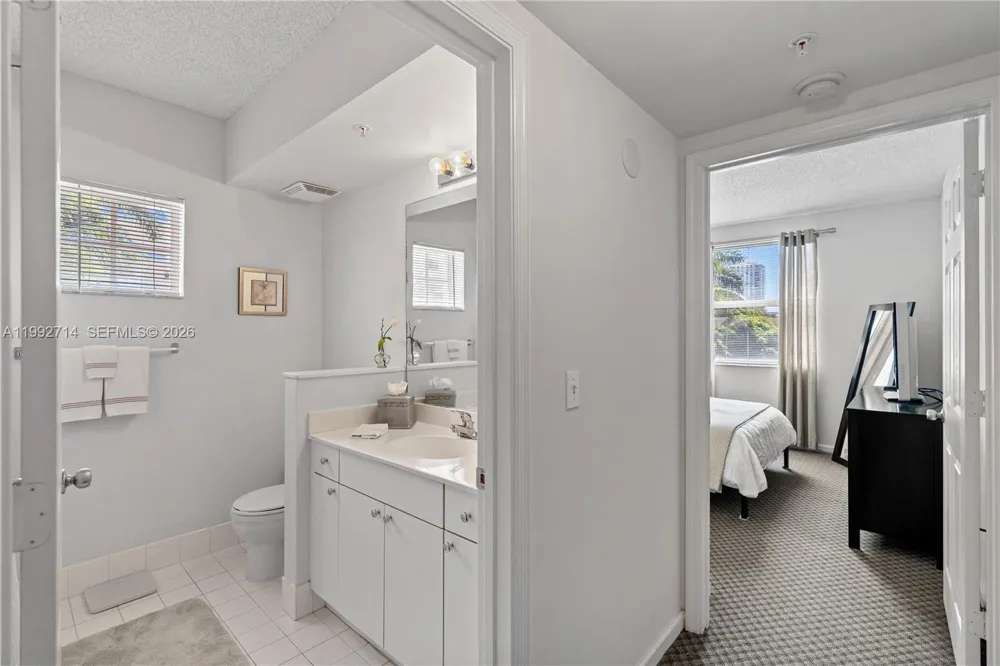 17100 Bay Rd #1301 Sunny Isles Beach, FL 33160
