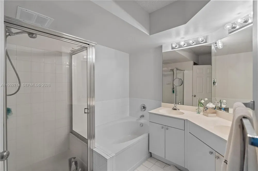17100 Bay Rd #1301 Sunny Isles Beach, FL 33160
