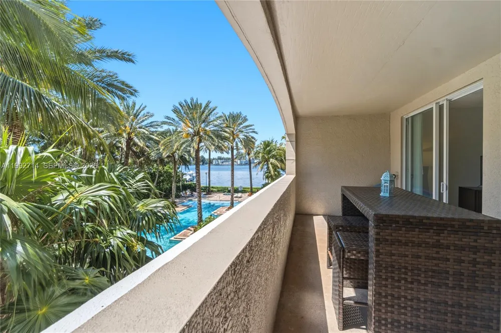 17100 Bay Rd #1301 Sunny Isles Beach, FL 33160