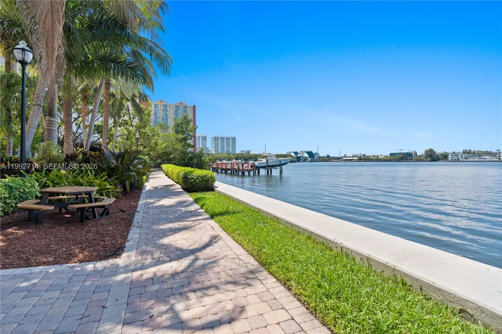 17100 Bay Rd #1301 Sunny Isles Beach, FL 33160