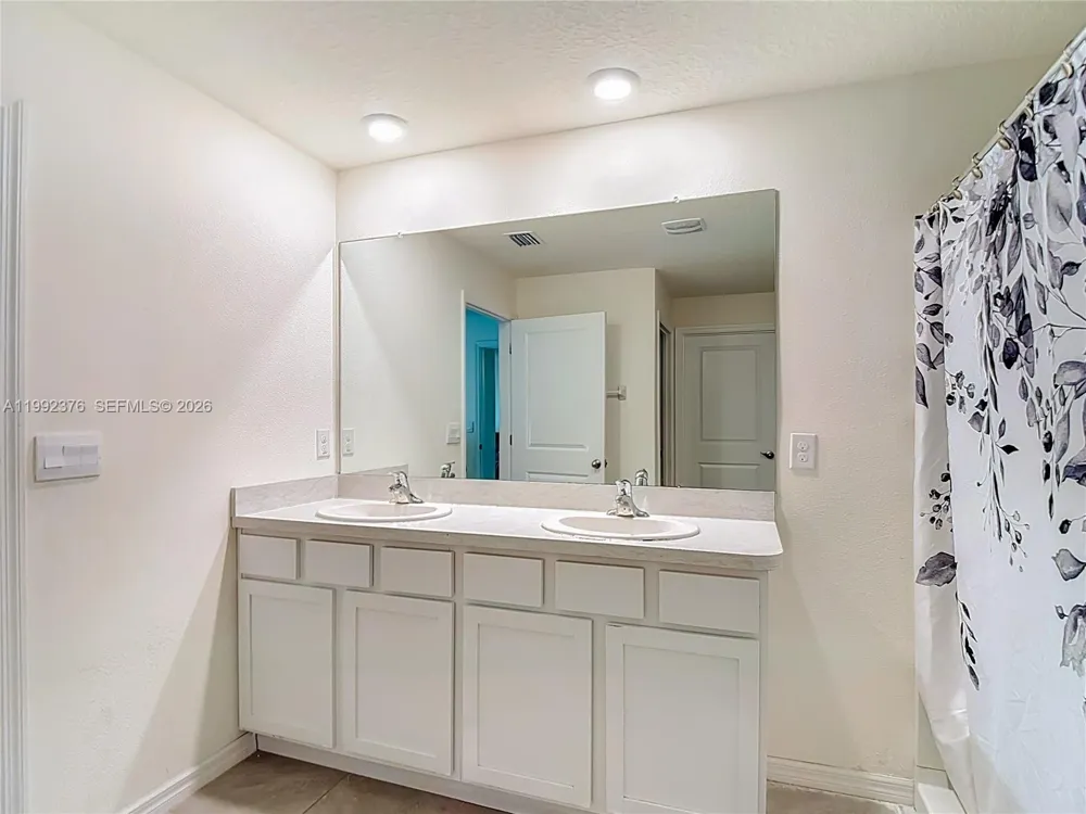 3034 Rim Dr Spring Hill, FL 34609