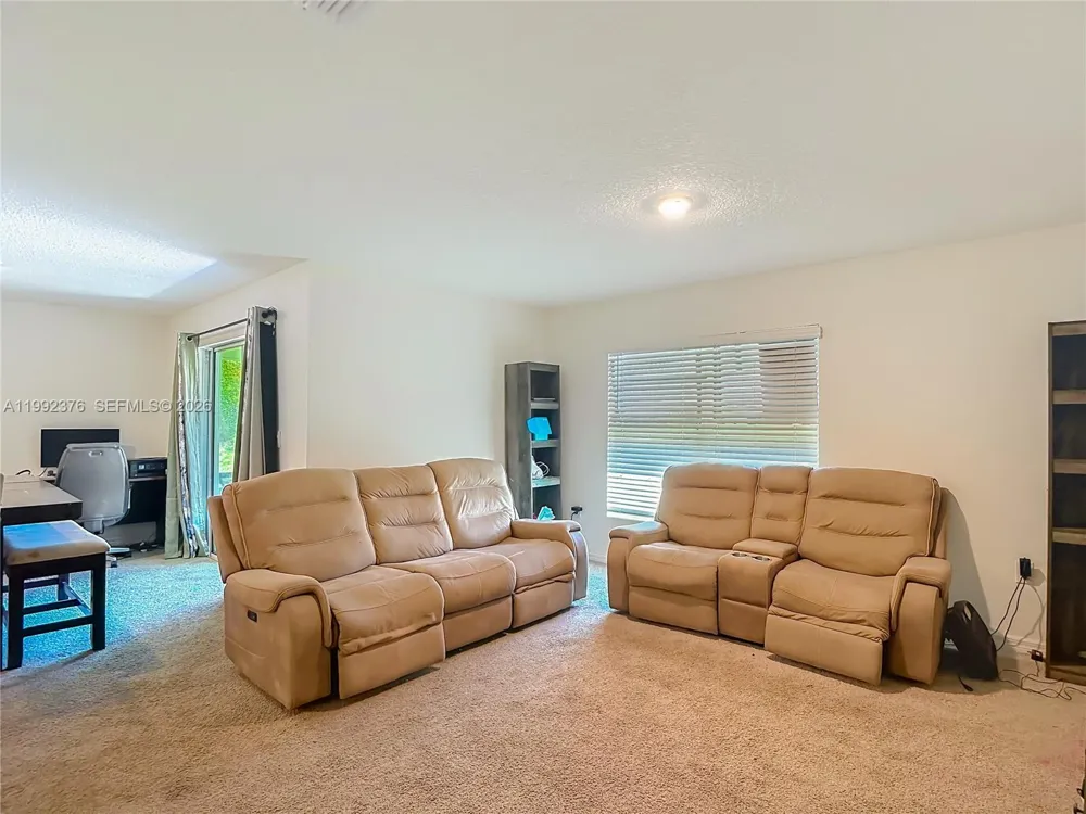 3034 Rim Dr Spring Hill, FL 34609