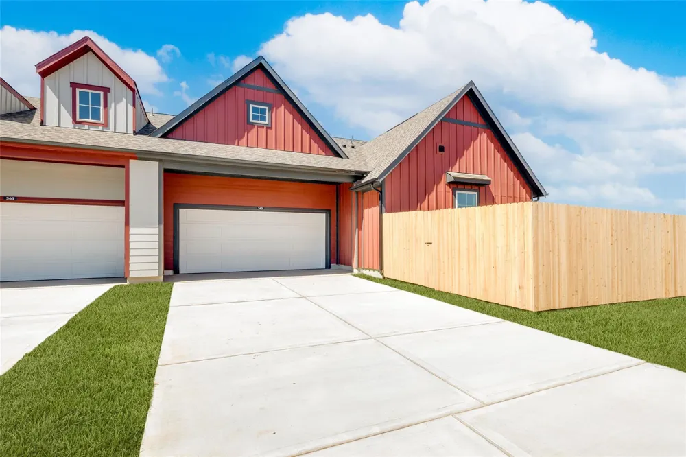 363 Legacy Point #A Sealy, TX 77474