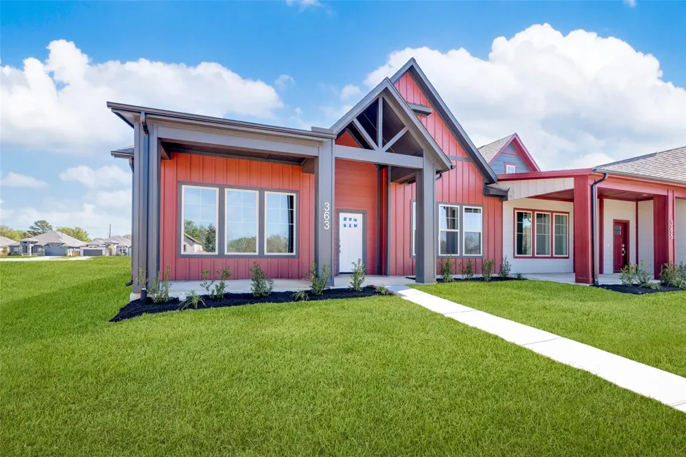 363 Legacy Point #A Sealy, TX 77474