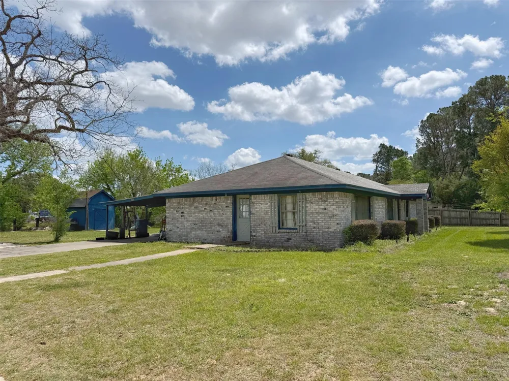 935 Center St Buffalo, TX 75831