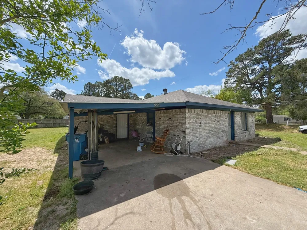 935 Center St Buffalo, TX 75831
