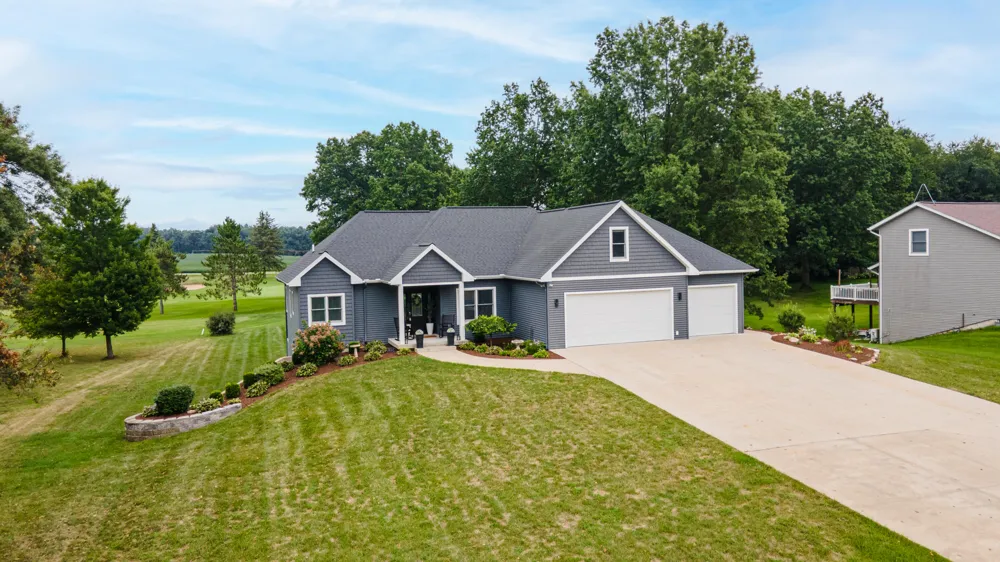 52039 Kern Drive Three Rivers, MI 49093