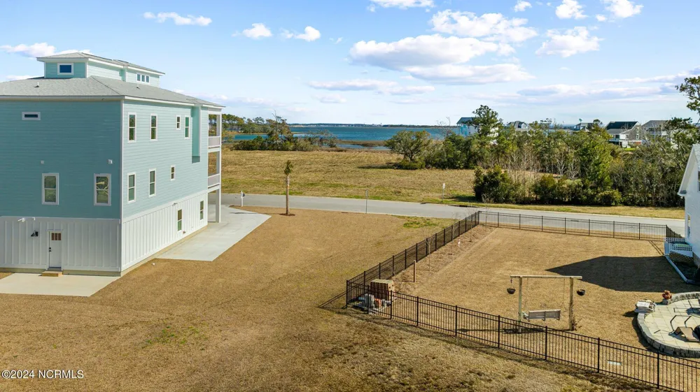 1302 Fathom Way Morehead City, NC 28557