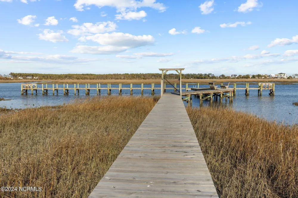 1302 Fathom Way Morehead City, NC 28557