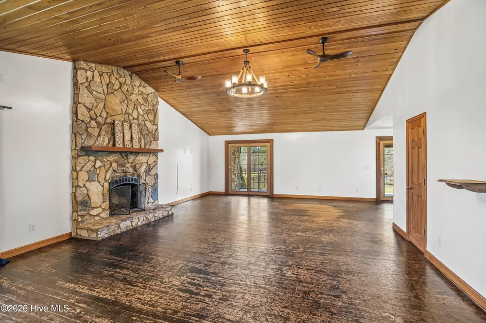 526 Springhill Church Road Hamlet, NC 28345