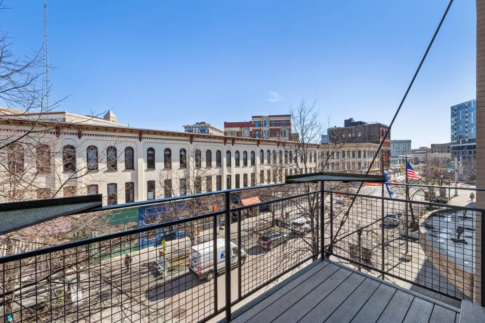 49 Monroe Center Street NW #5 Grand Rapids, MI 49503