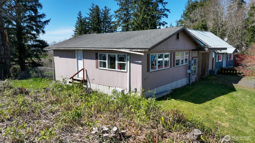 21 2nd Street Bay Center, WA 98527
