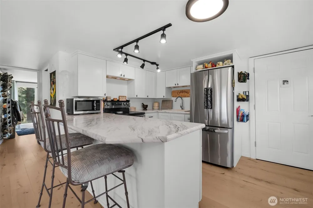 21 2nd Street Bay Center, WA 98527