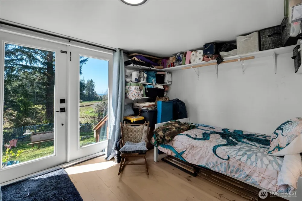 21 2nd Street Bay Center, WA 98527